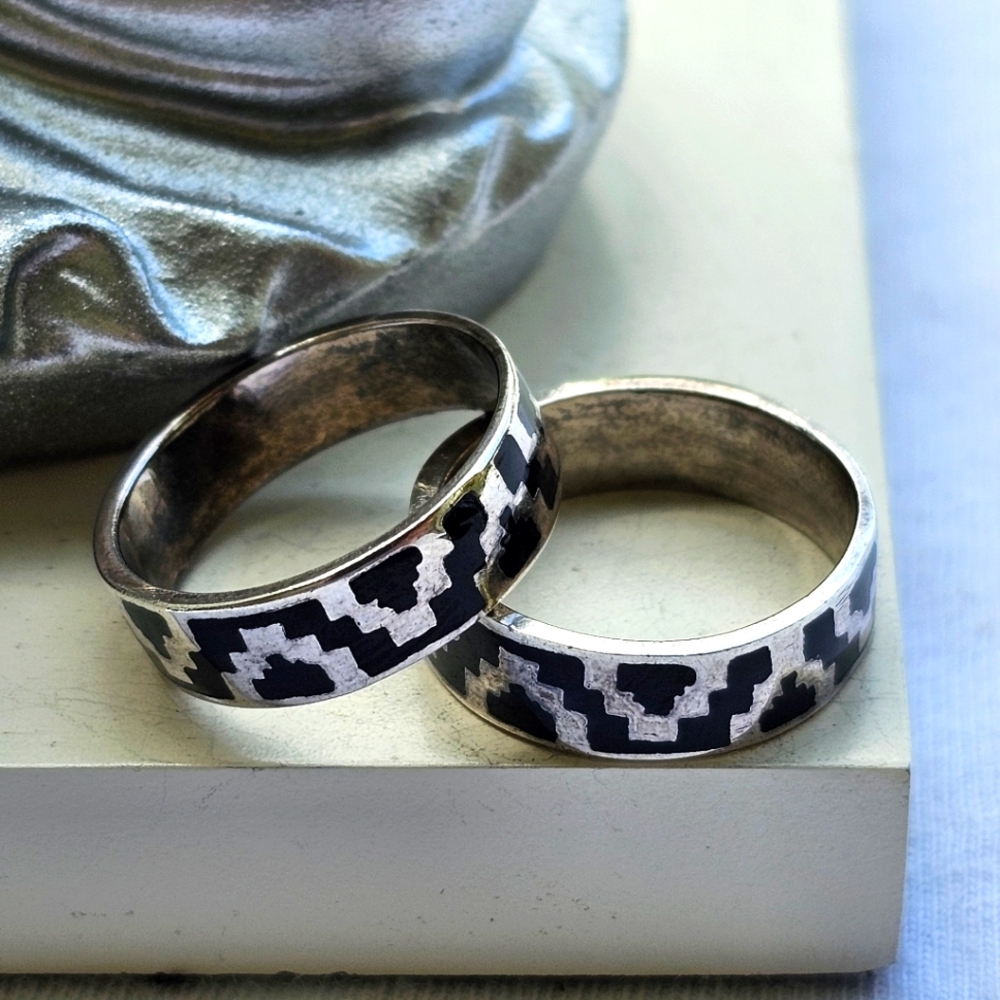 Artisan Sterling Silver and Black Onyx Ornate Rope Design Ring Size 7